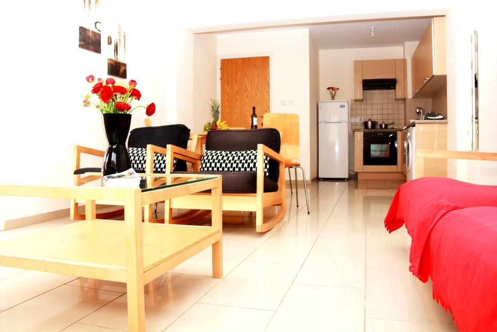 Photothea Apartments Протарас Экстерьер фото